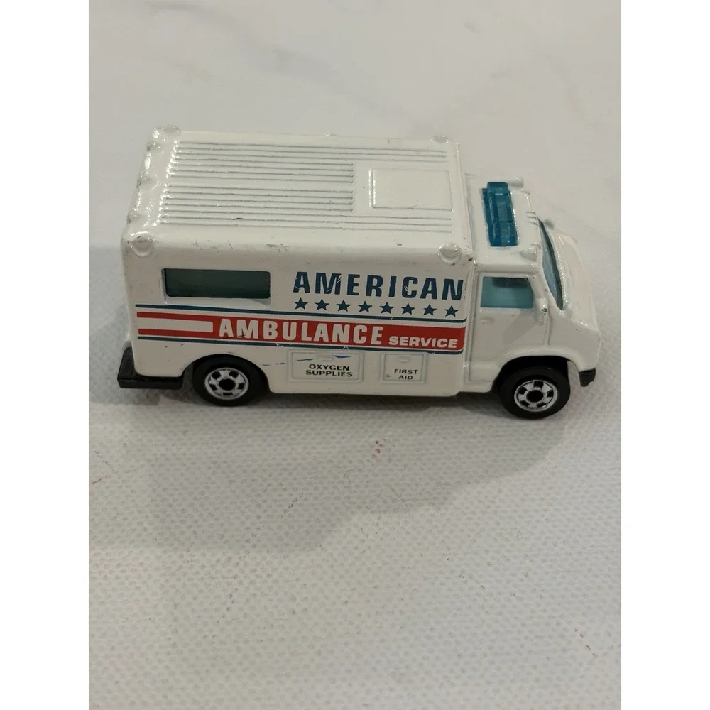 Vtg 1988 Hot Wheels American Ambulance Service Truck Malaysia 1:64 #71 1286